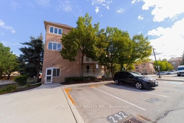 85 Bristol Road E, Unit 137