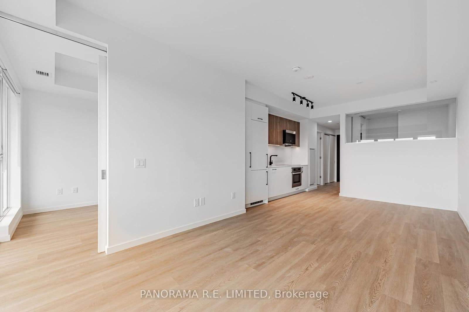 689 The Queensway, Unit 612