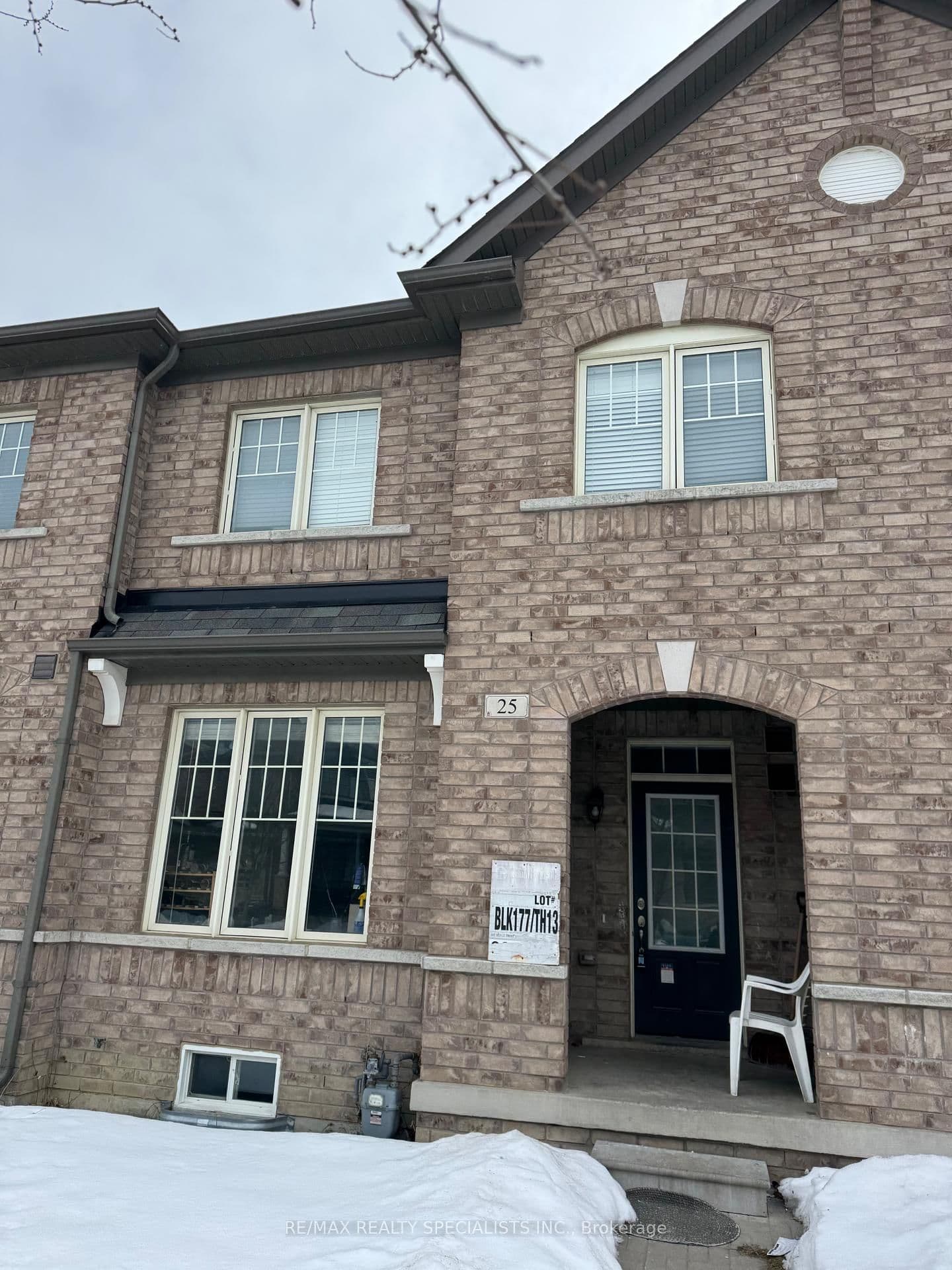 25 Thornapple Street