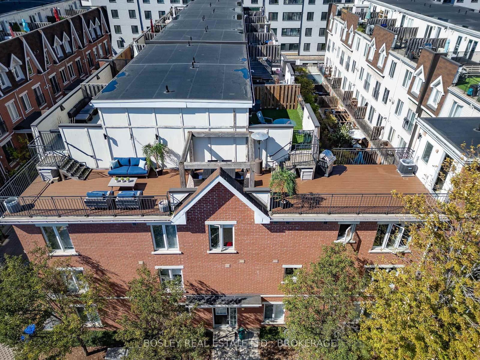 12 Laidlaw Street, Unit 833C