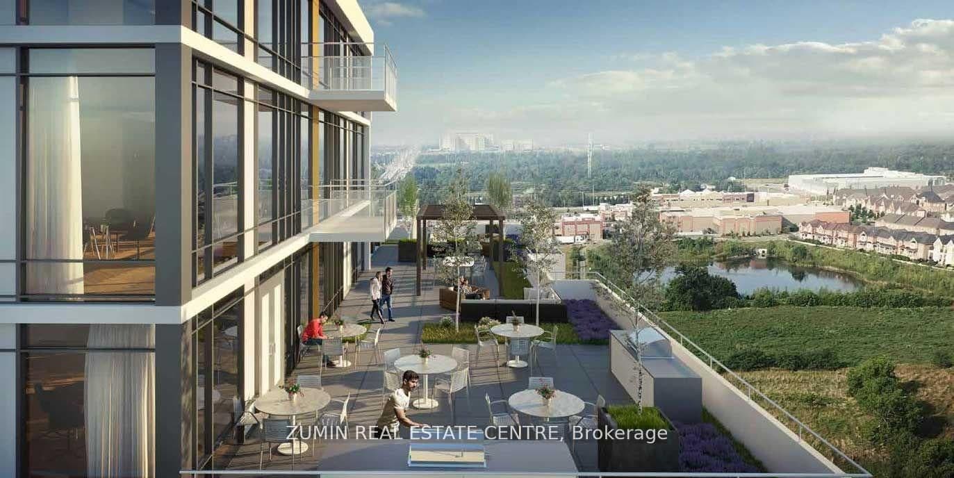 395 Dundas Street W, Unit 825