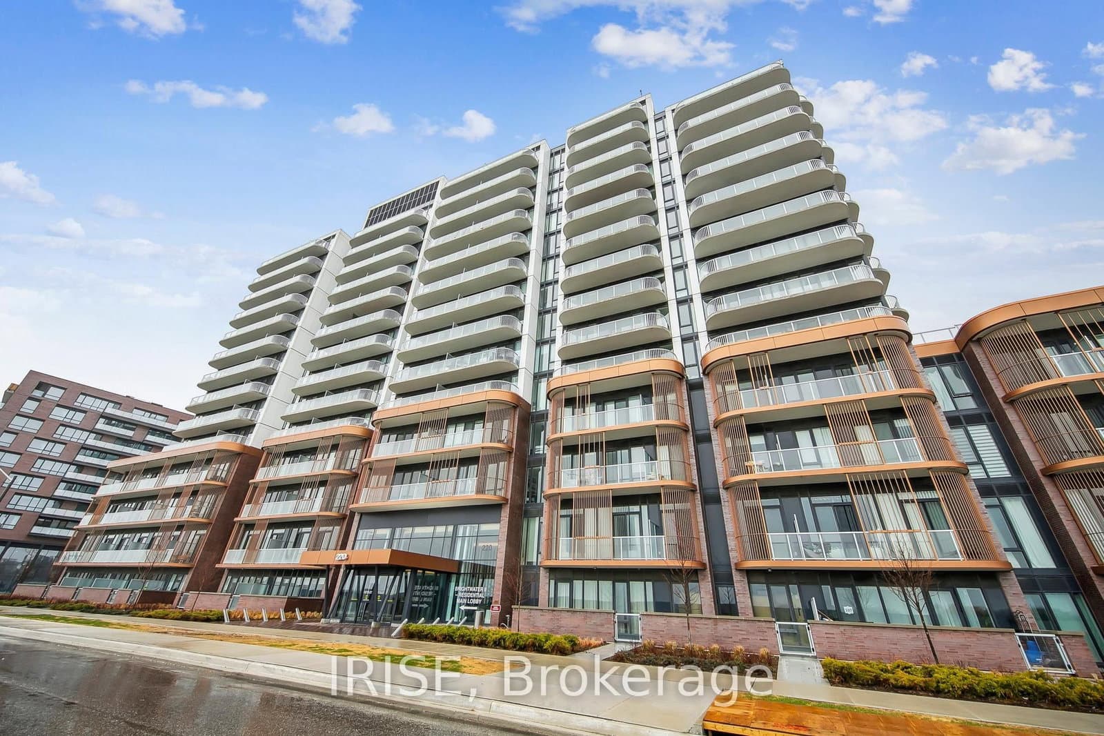 220 Missinnihe Way, Unit 1112