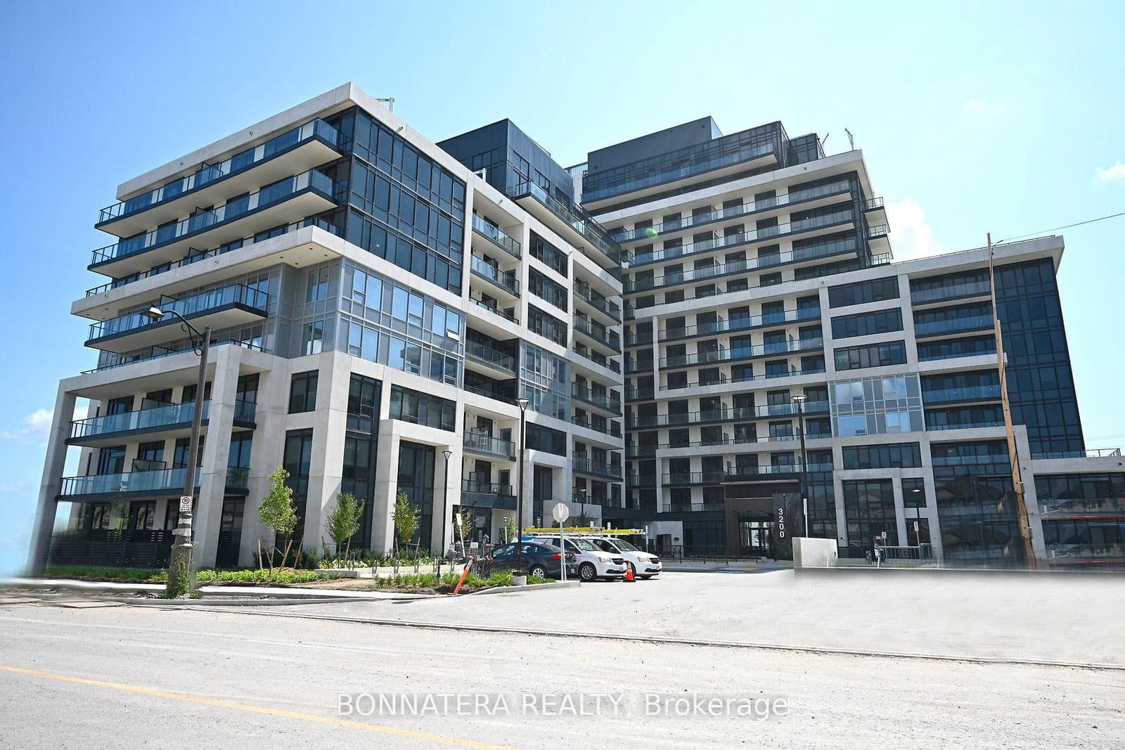 3200 William Coltson Avenue, Unit 811