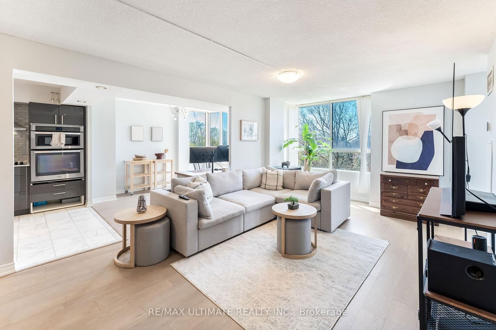 1485 Lakeshore Road E, Unit 806