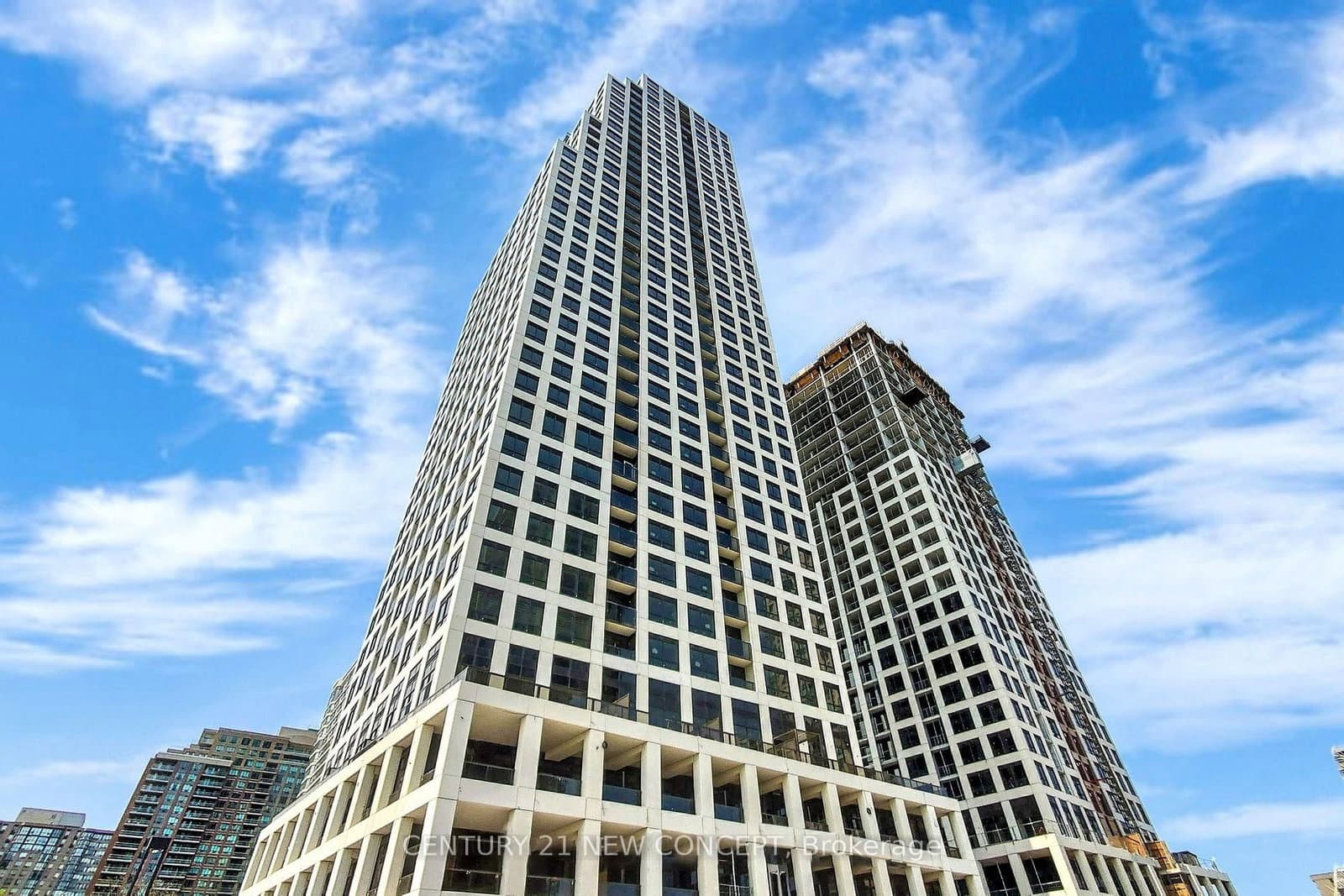 36 Elm Drive W, Unit 1810