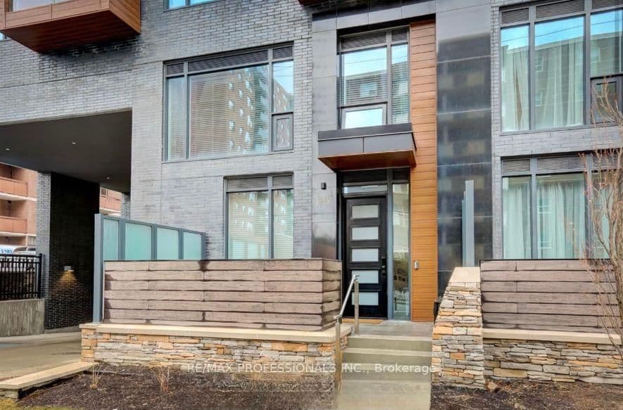 21 Park Street E, Unit TH07