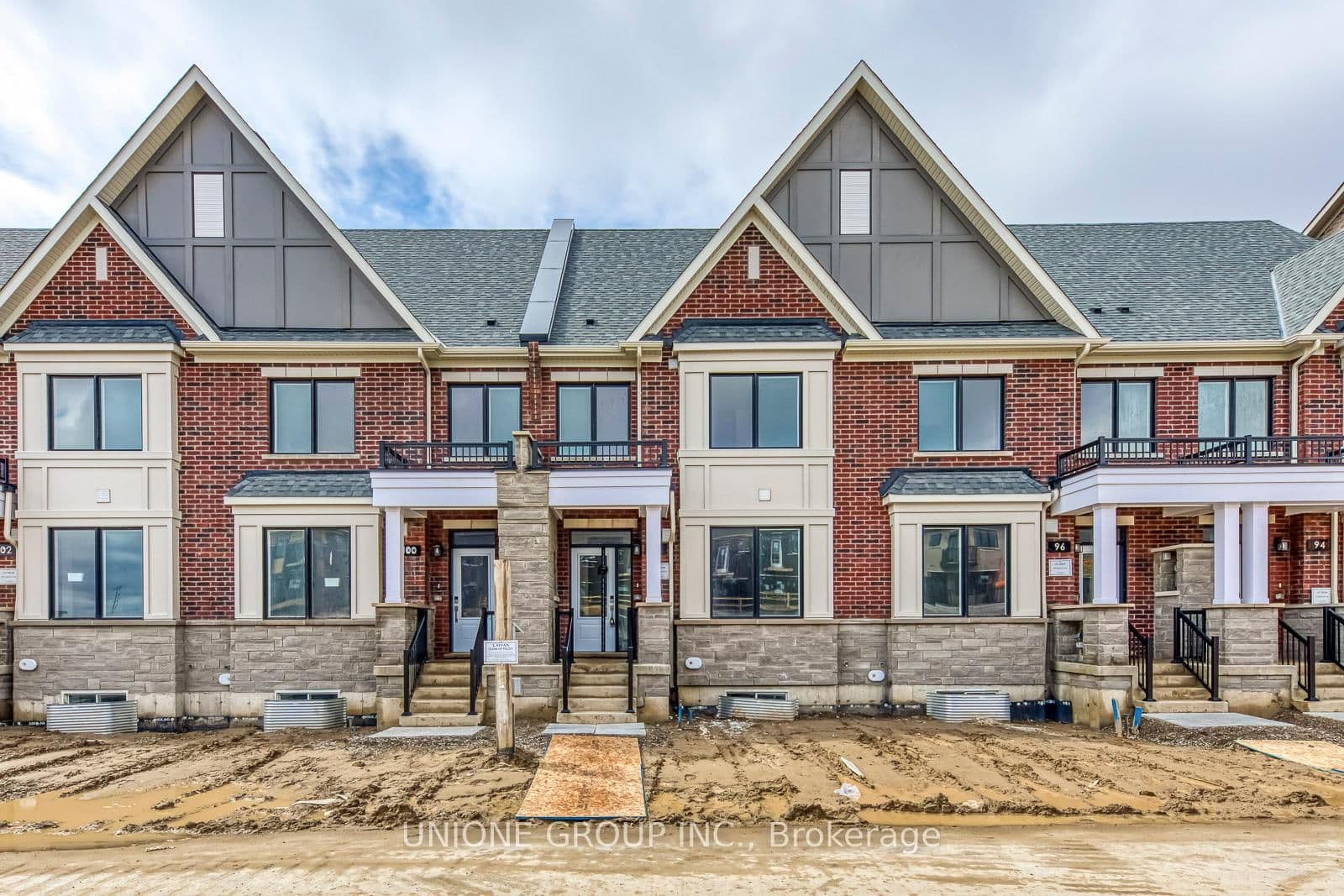 102 Coolhurst Avenue