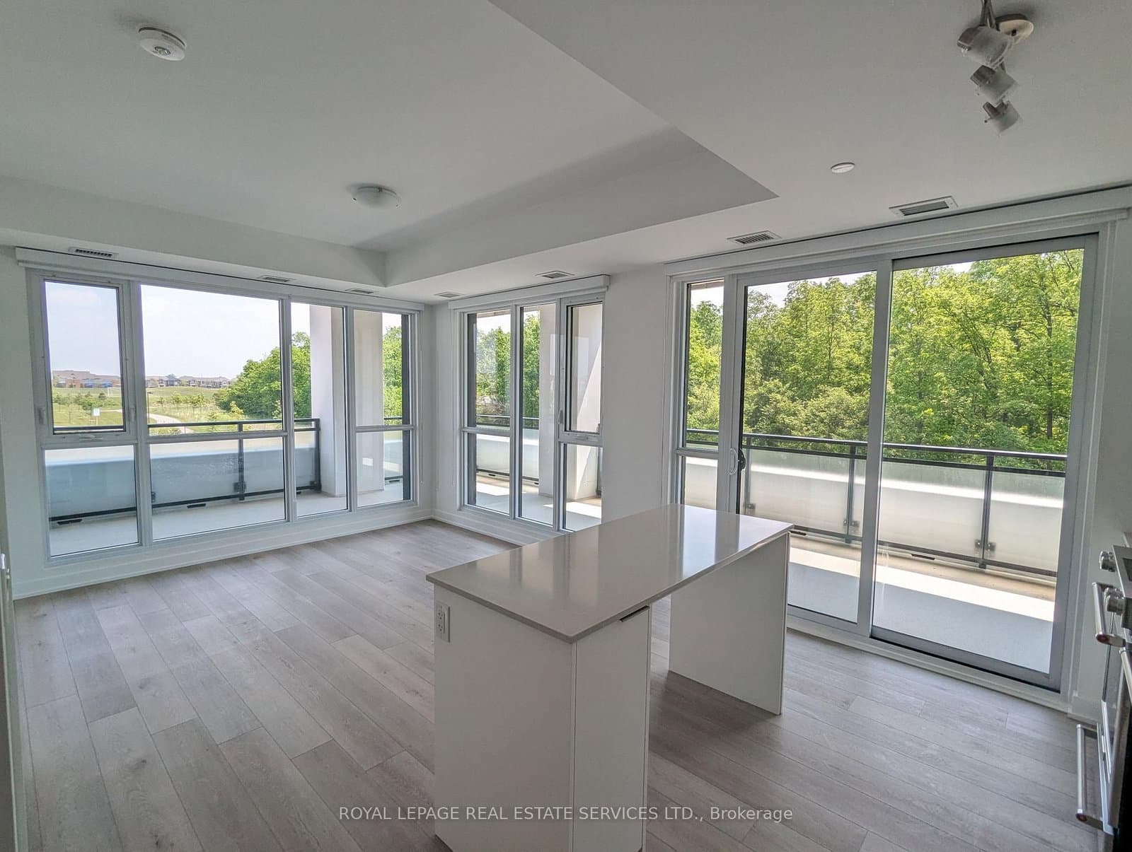 760 Whitlock Avenue, Unit 211