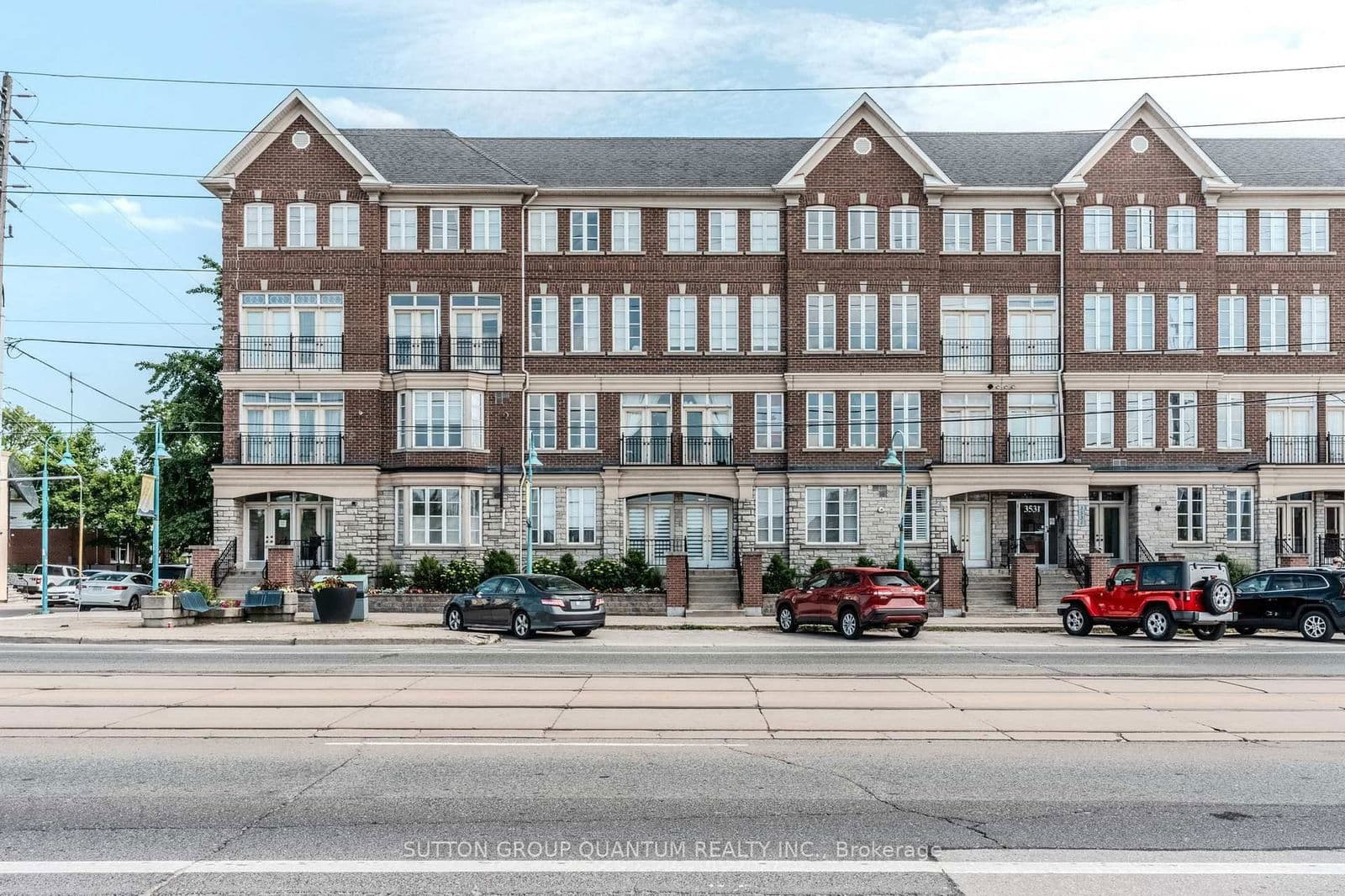 3531 Lake Shore Boulevard W, Unit 105