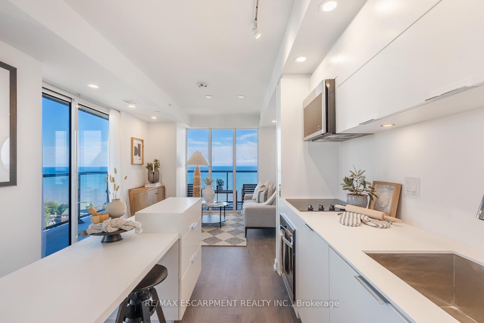 370 Martha Street, Unit 1203