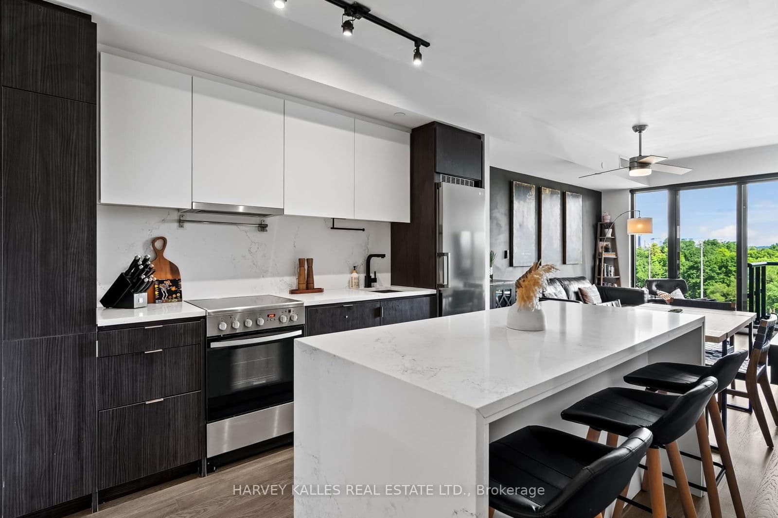 7 Smith Crescent, Unit 604