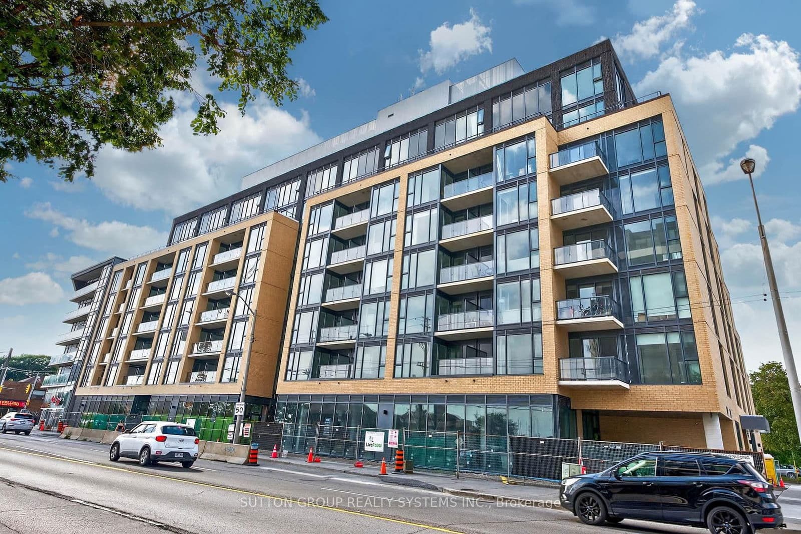 6 Chartwell Road, Unit 402