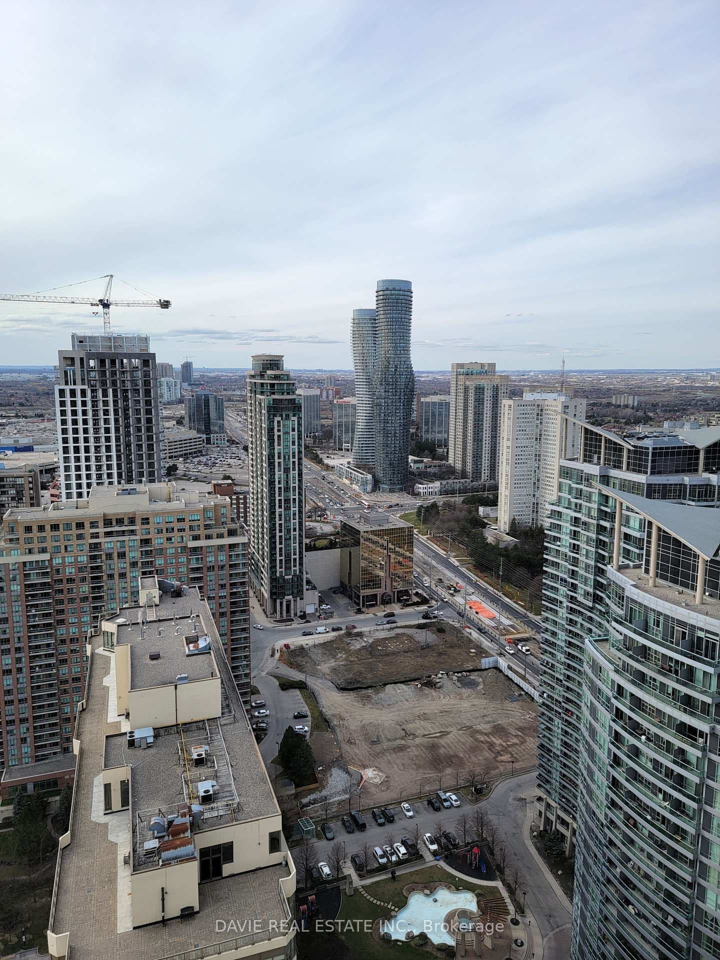 36 Elm Drive W, Unit 3601