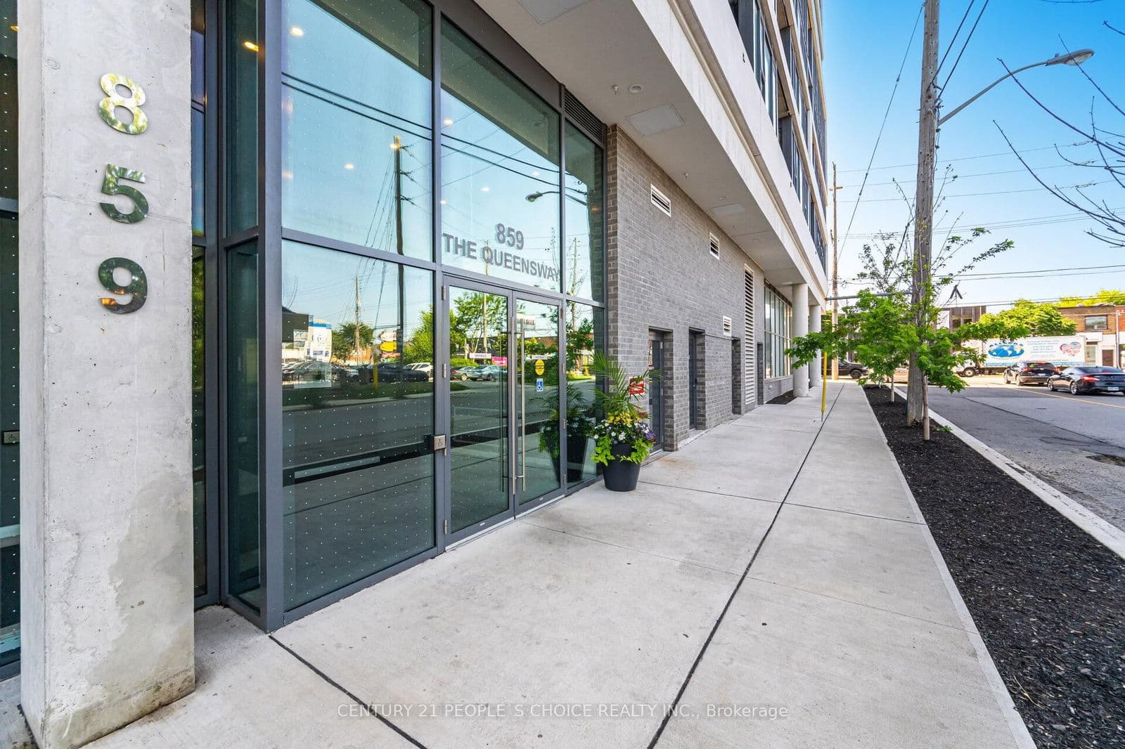 859 The Queensway, Unit 525