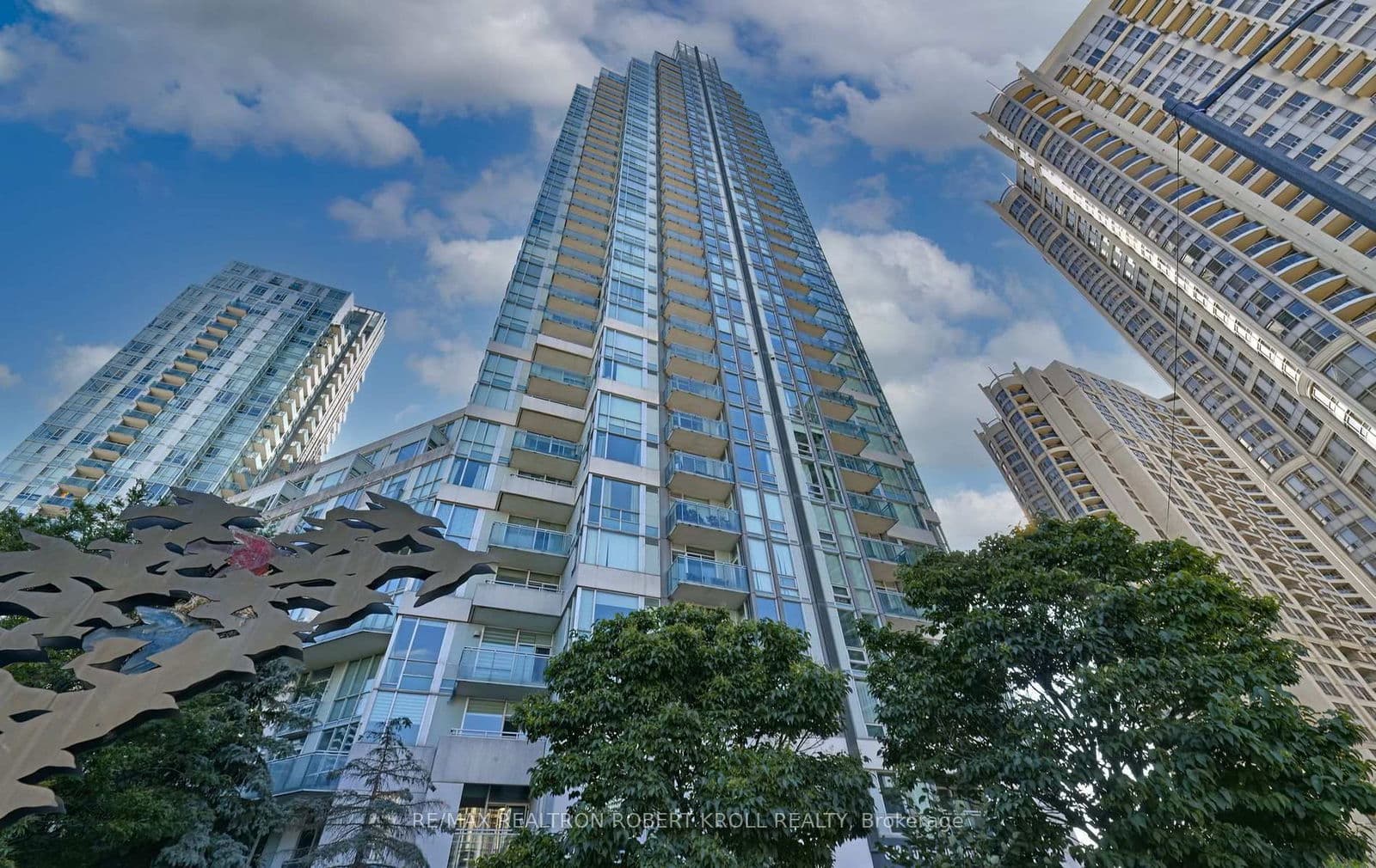 3939 Duke Of York Boulevard, Unit PH 7