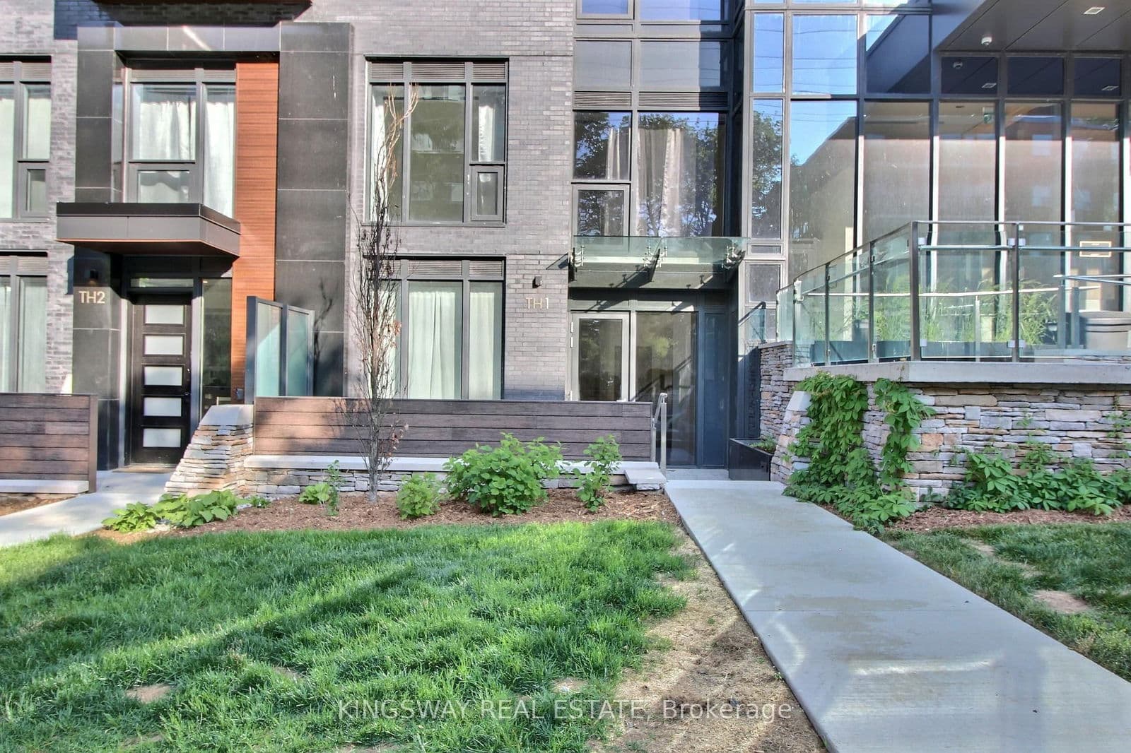 21 Park Street E, Unit Th1