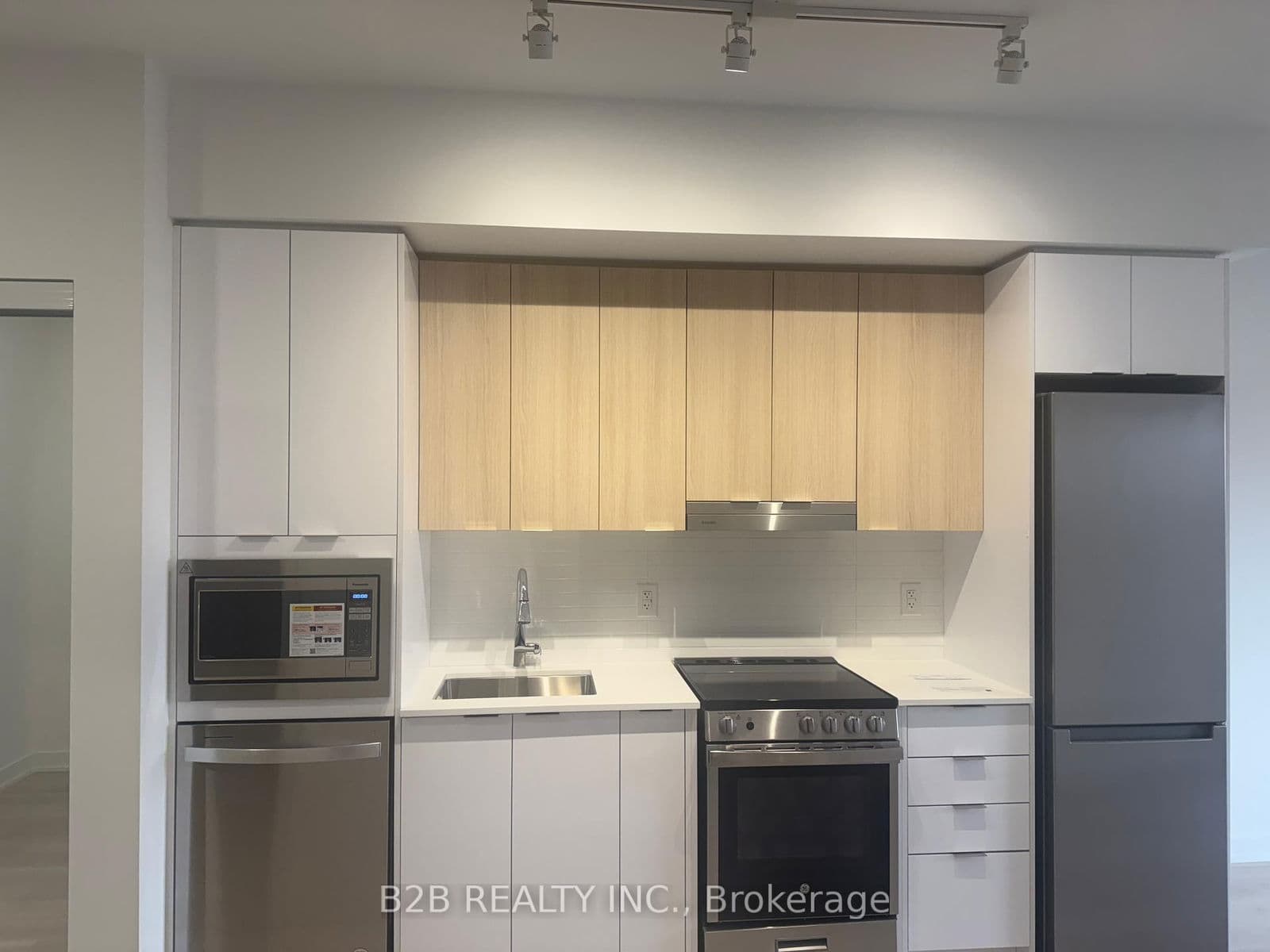 5105 hurontario Street, Unit 608