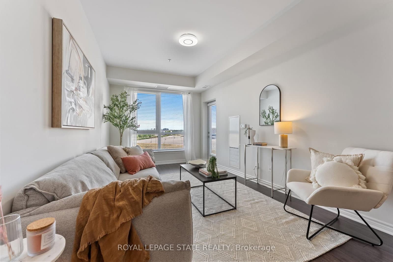 150 Oak Park Boulevard, Unit 315