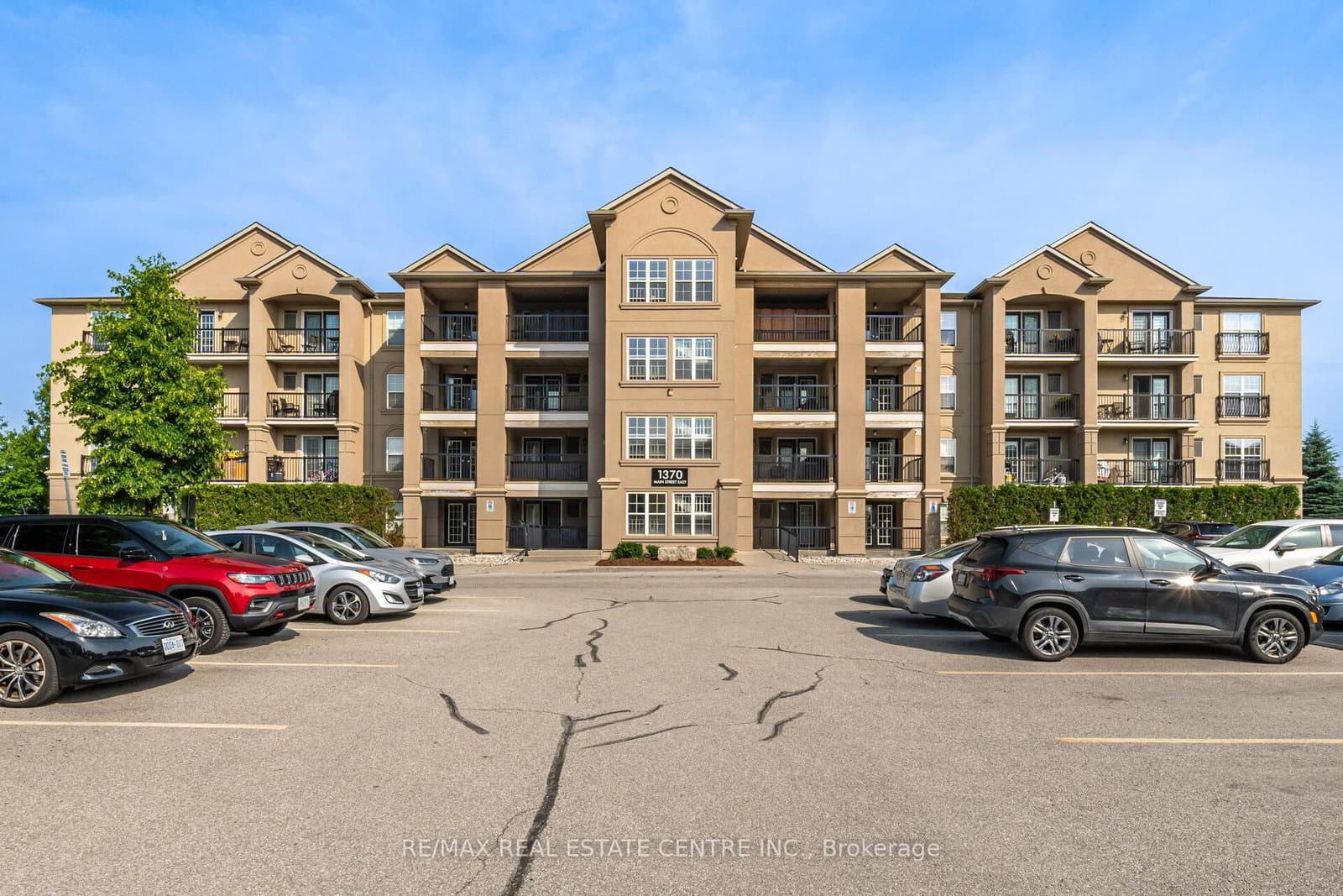 #203 - 1370 Main Street E