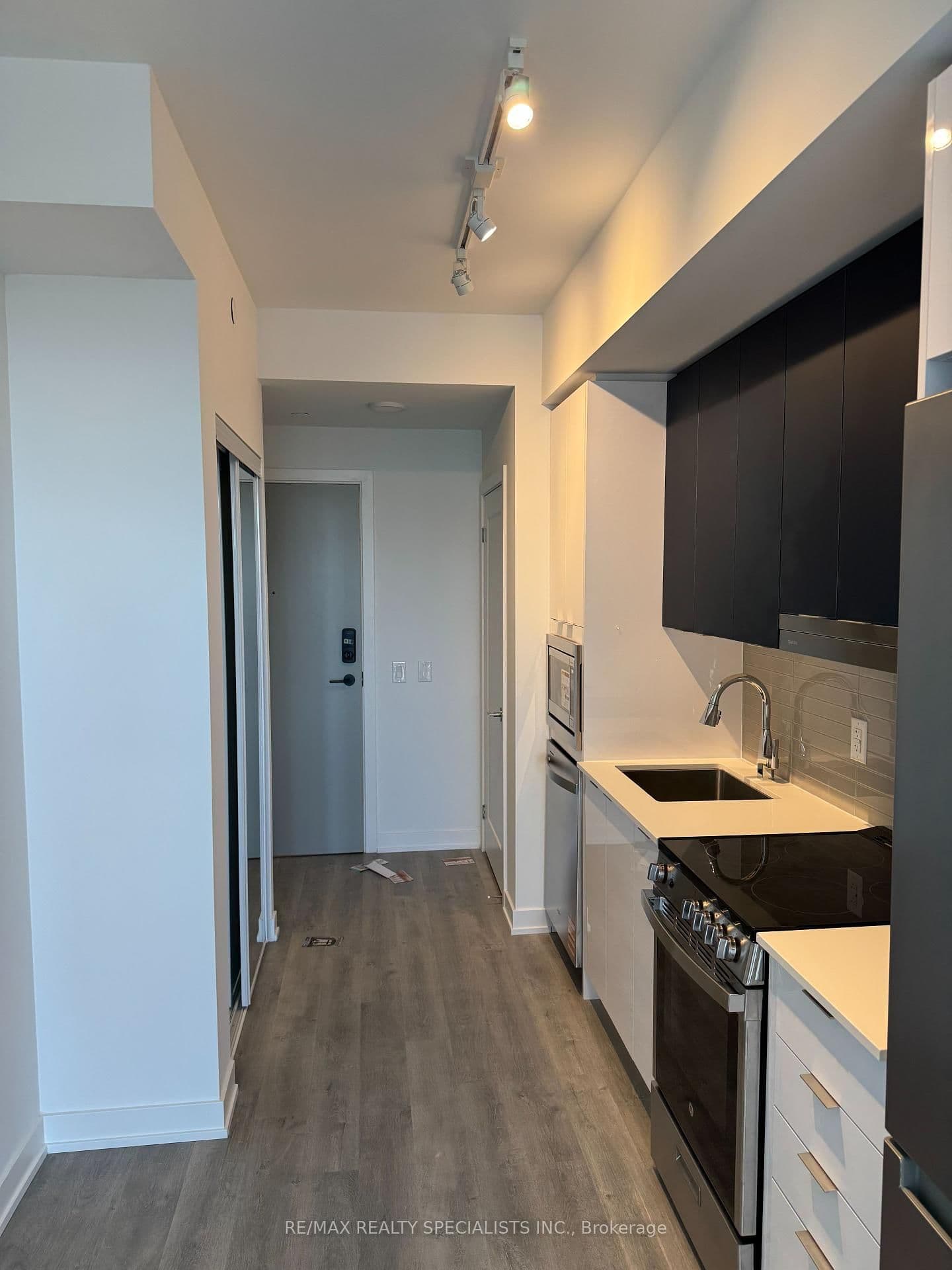 5105 Hurontario Street N, Unit 1810