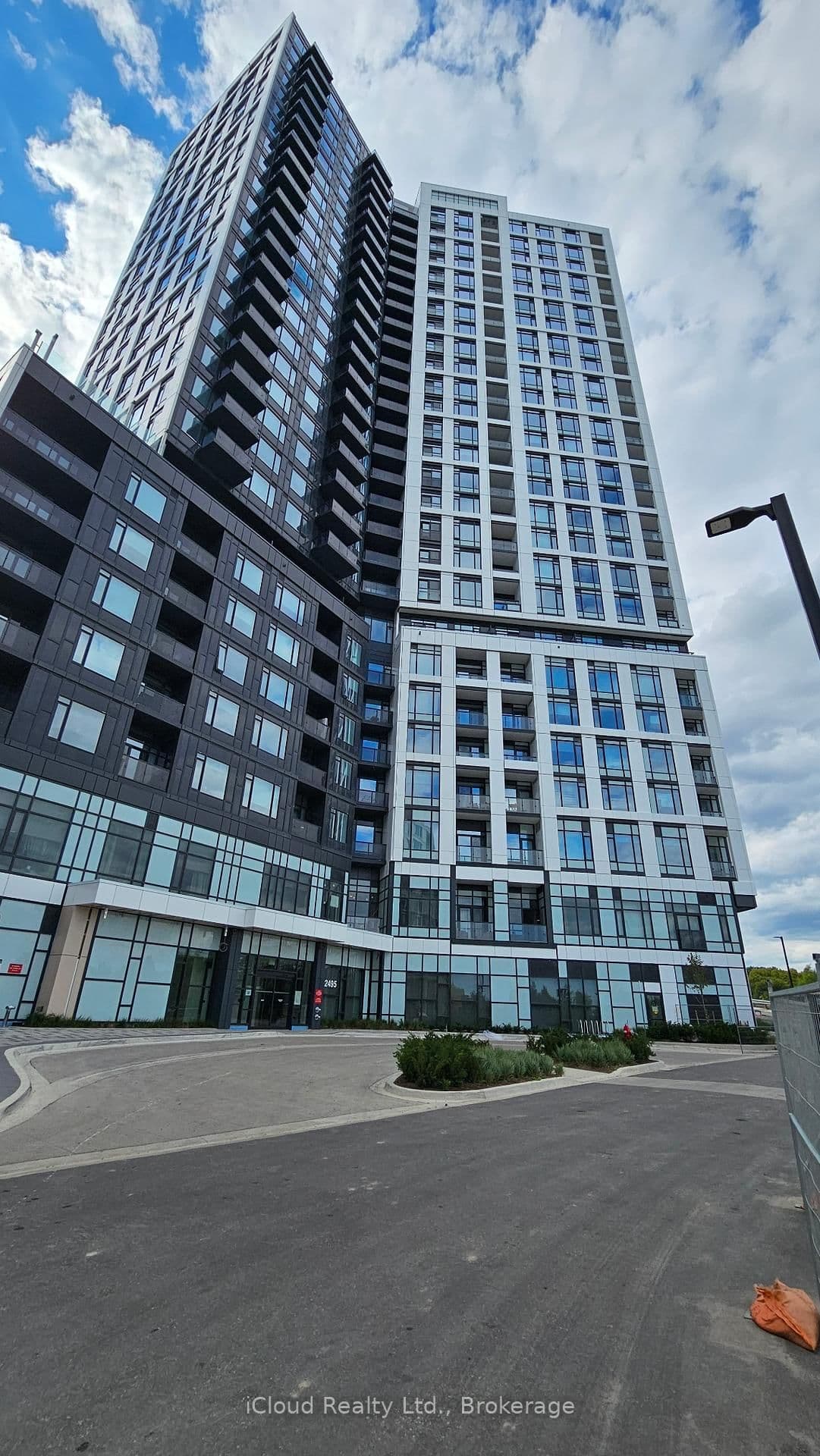 2495 Eglinton Avenue W, Unit 2002