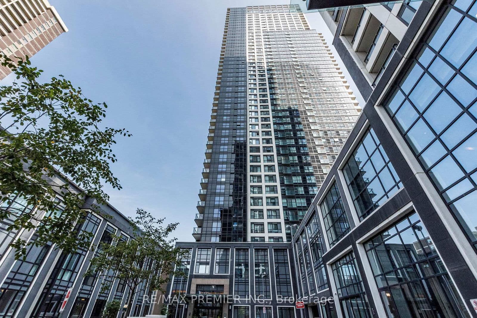 5 Mabelle Avenue, Unit 1029