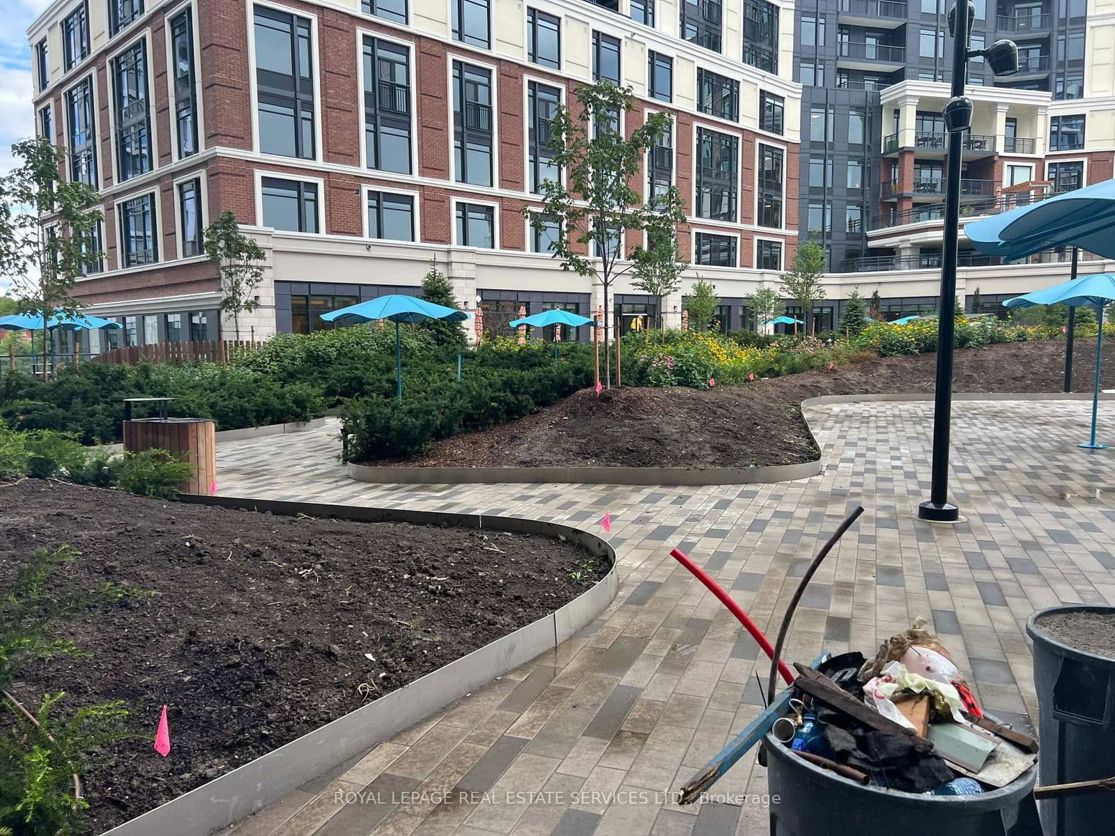 2485 Eglinton Avenue W, Unit 4