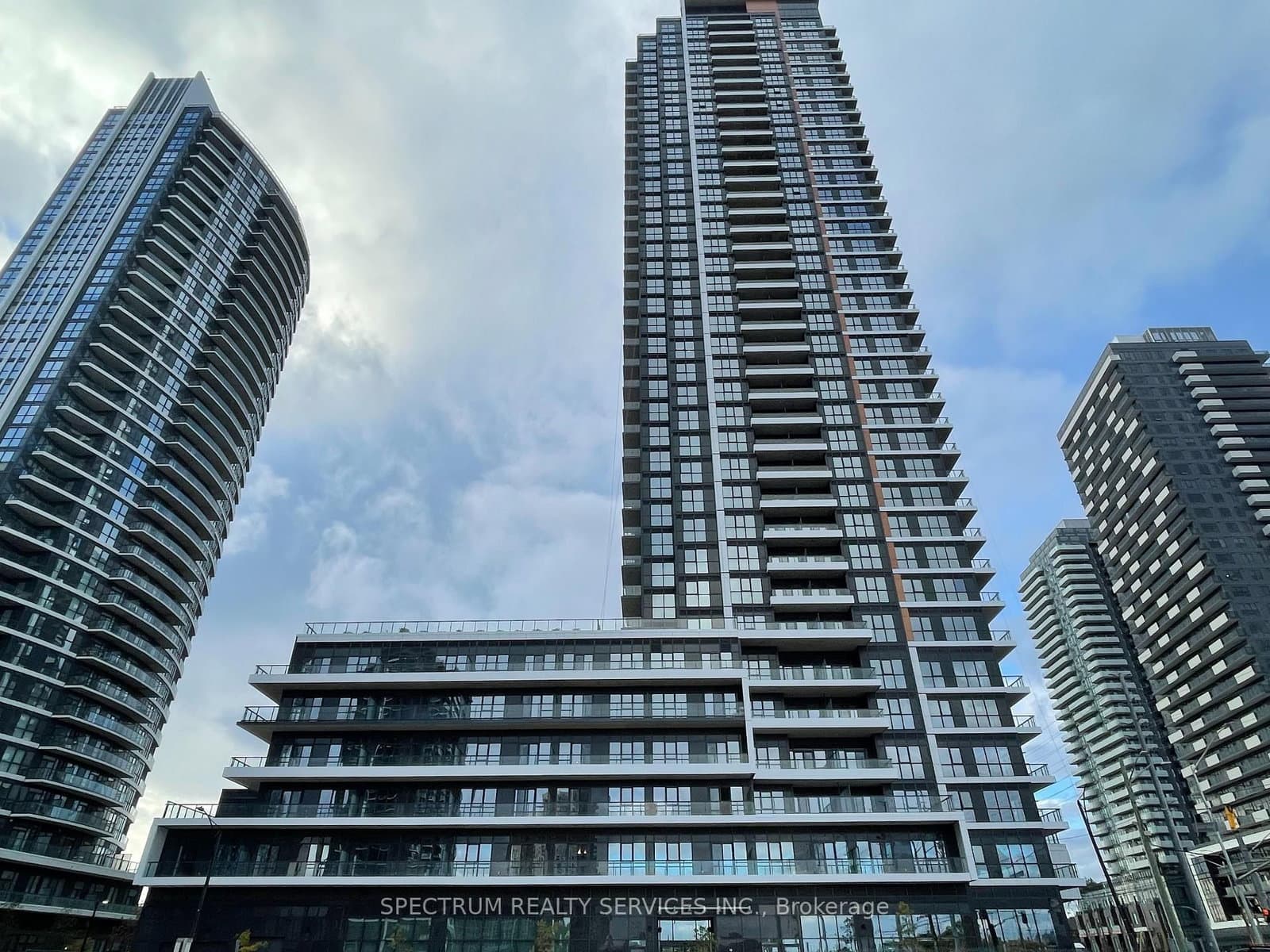 15 Watergarden Drive, Unit 323