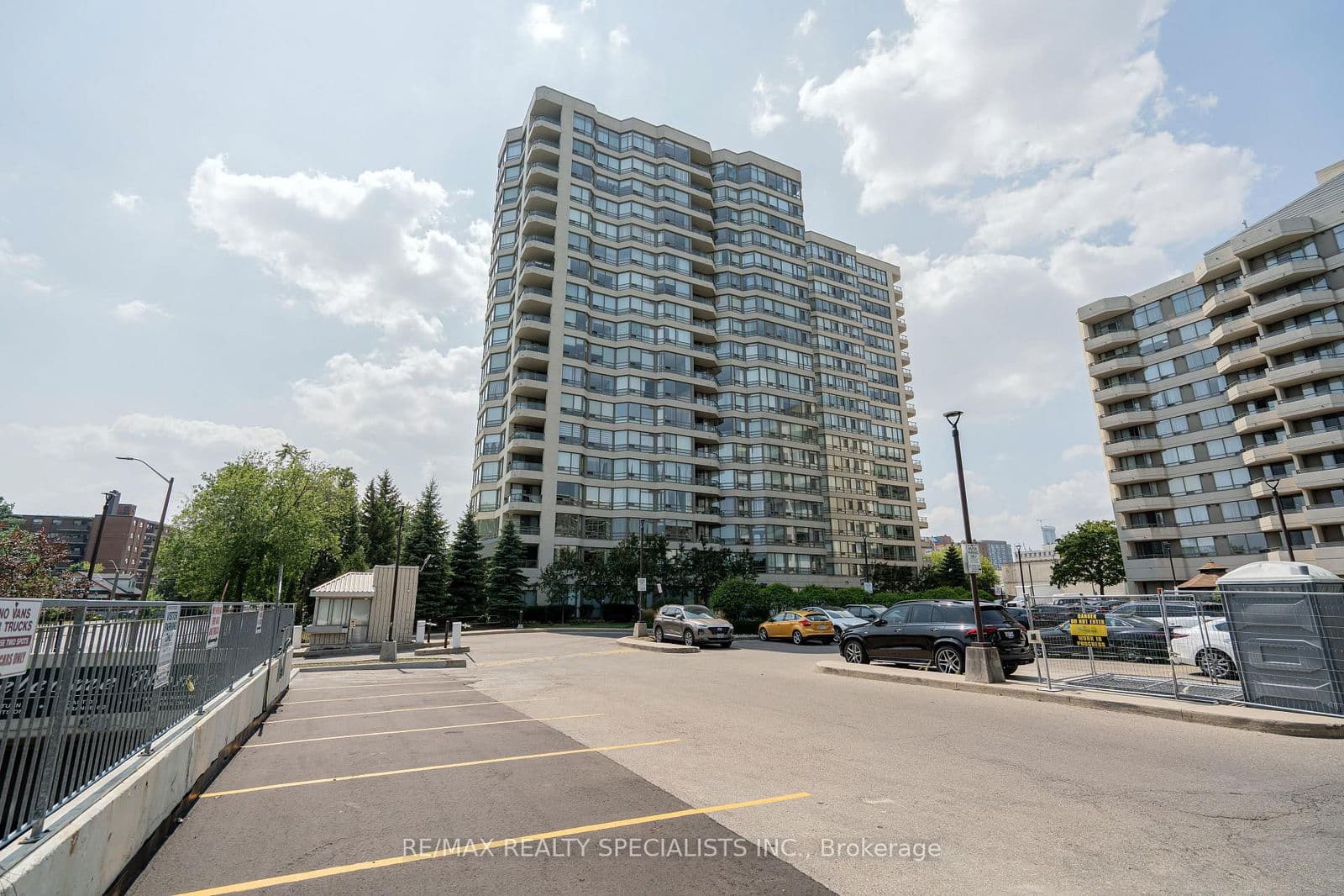 #703 - 75 King Street E