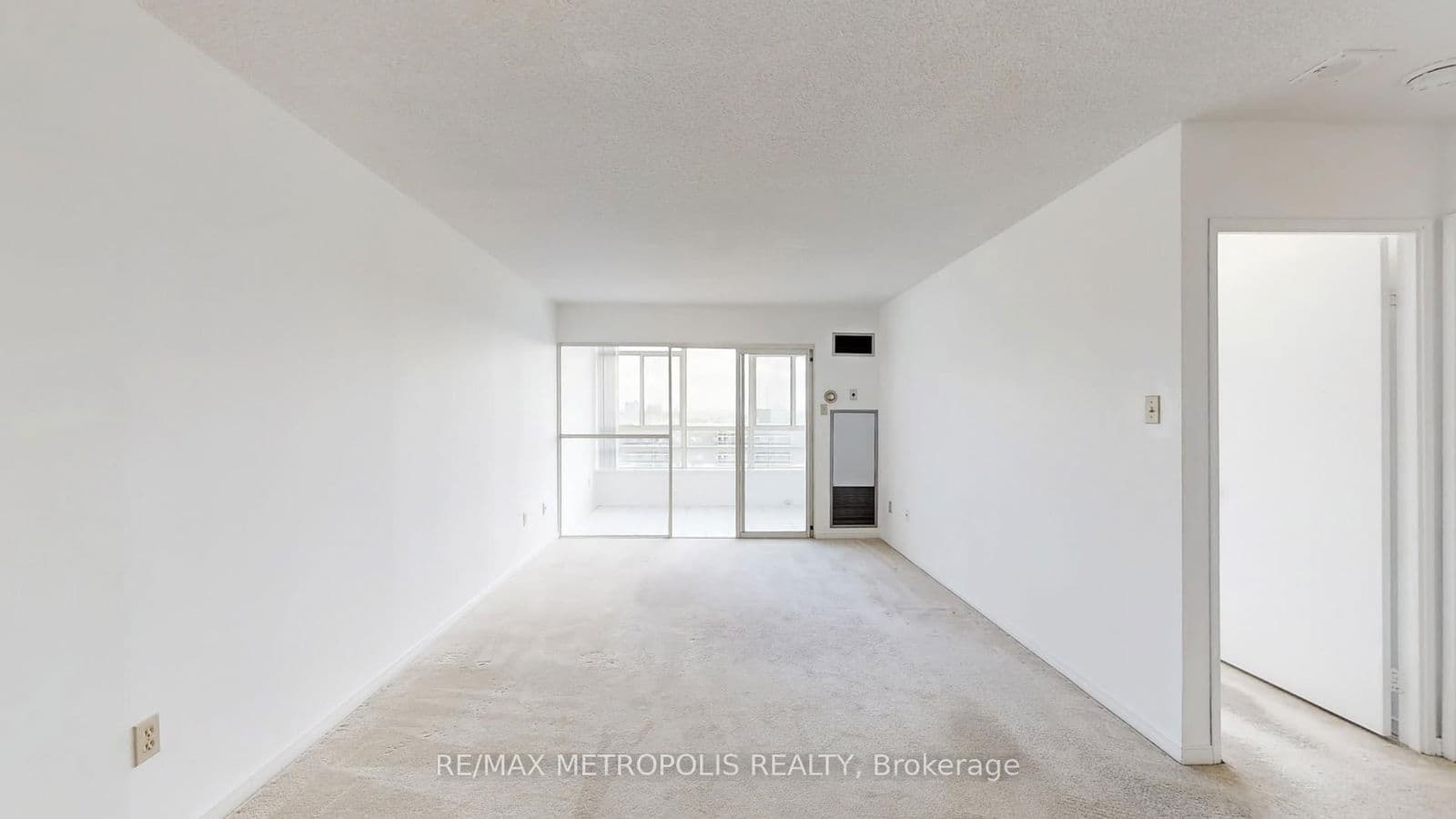 #1609 - 75 King Street E