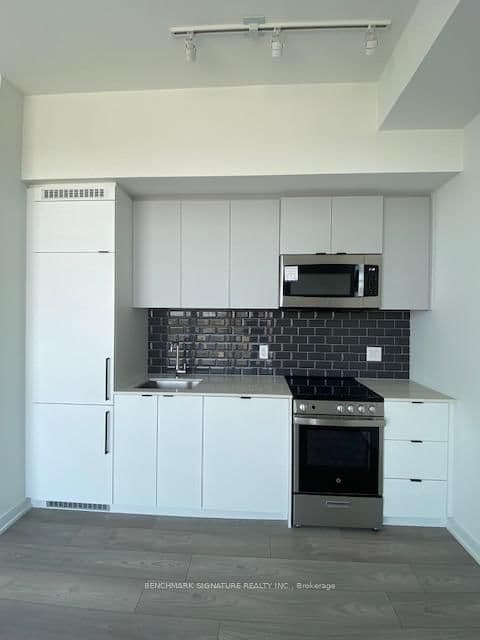 285 Dufferin Street, Unit 1221