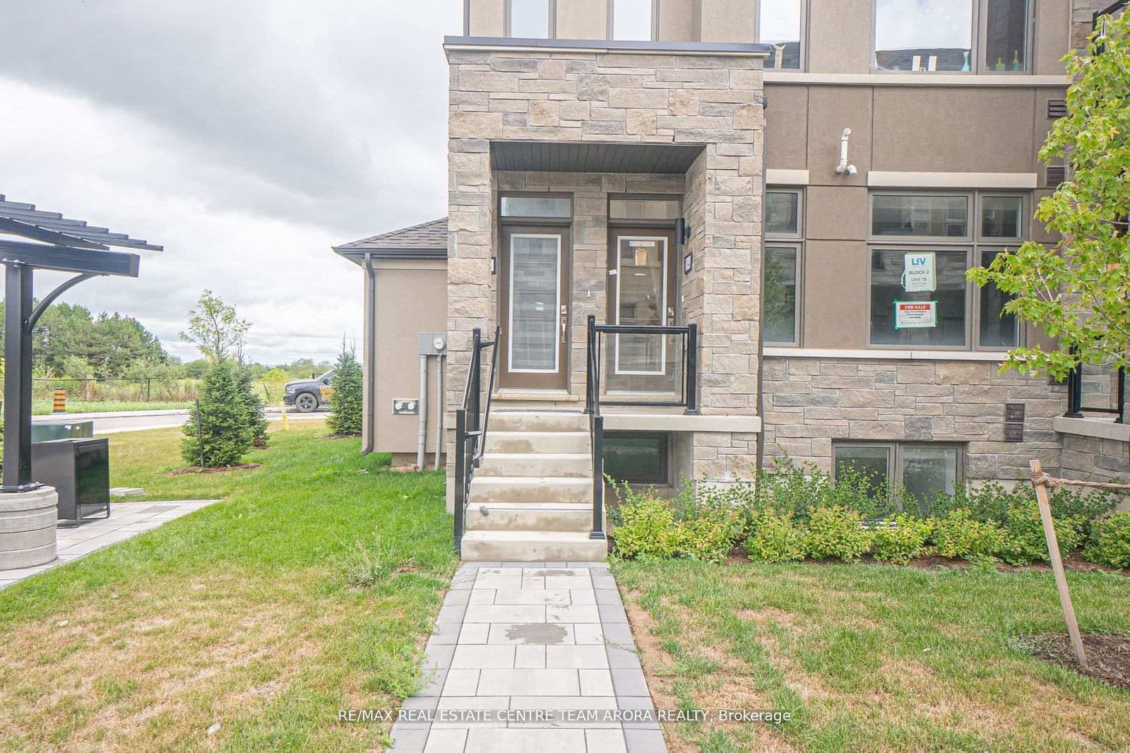 45 Fieldridge Crescent, Unit 18