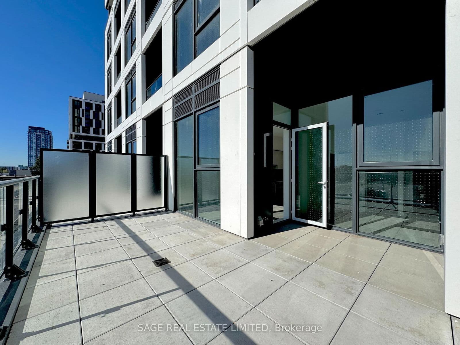 1007 The Queensway, Unit 202