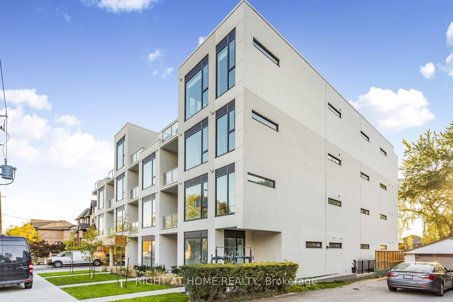 #406 - 722 Marlee Avenue