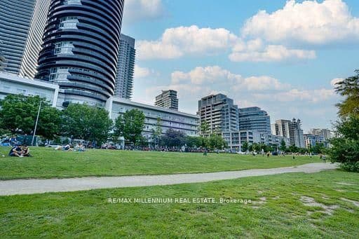 56 Annie Craig Drive, Unit 3105