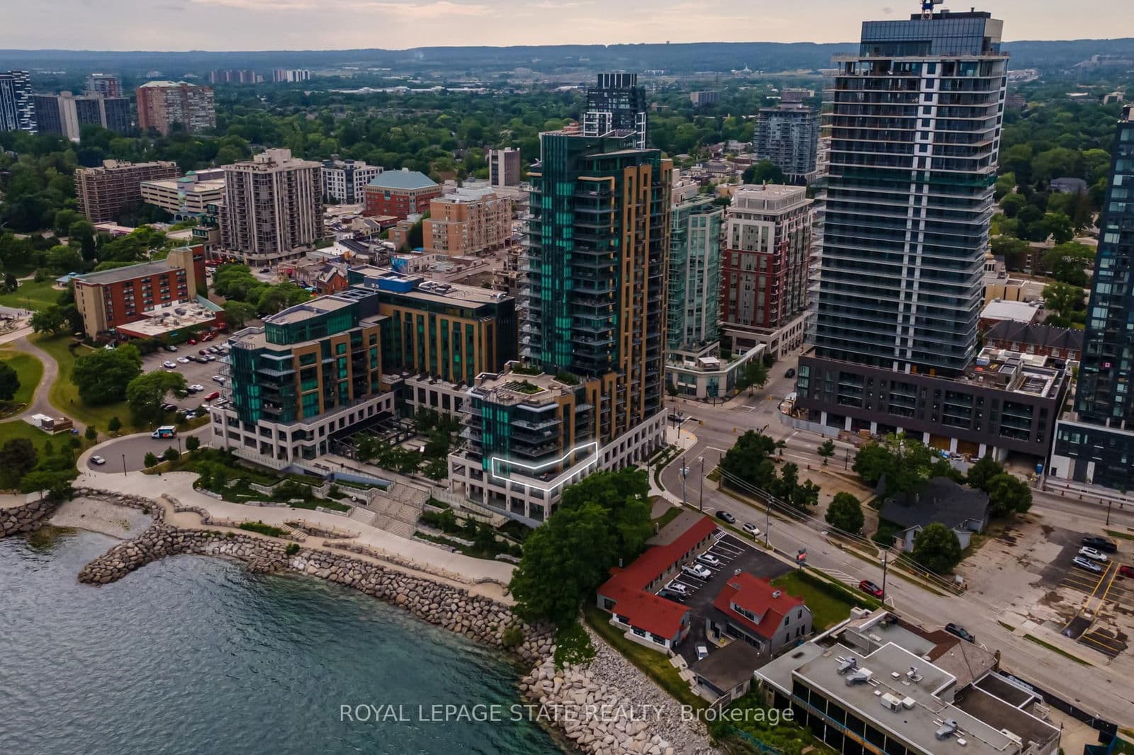 #308 - 2060 Lakeshore Road