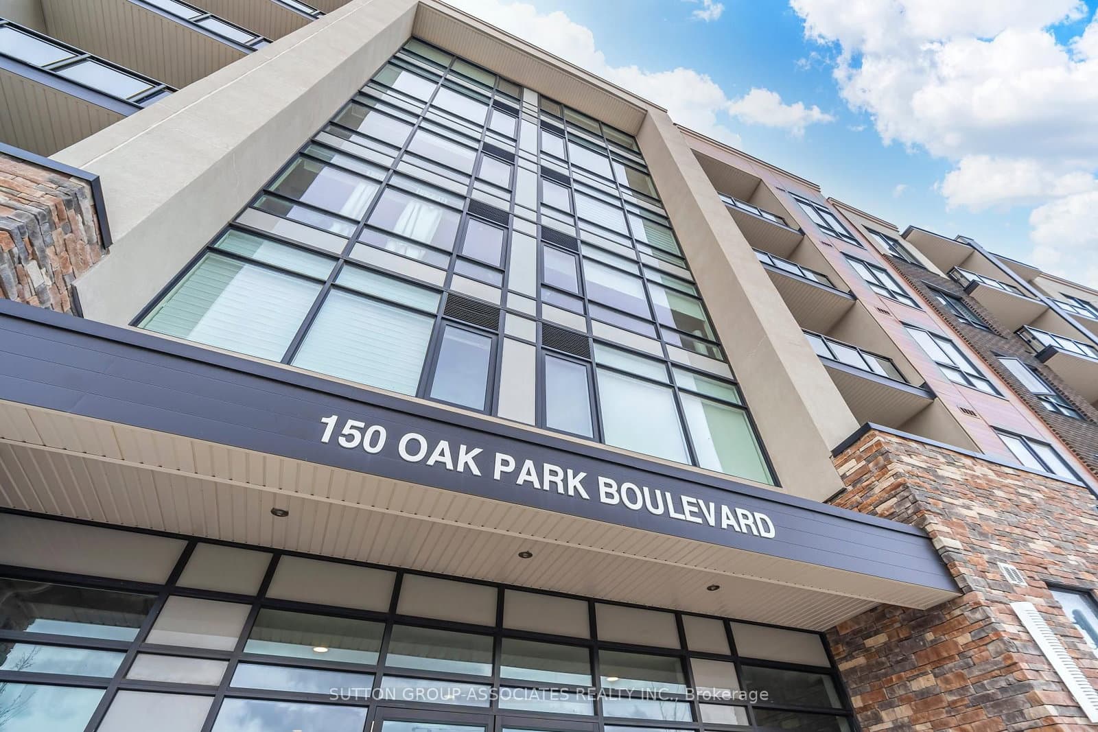 150 Oak Park Boulevard, Unit 307