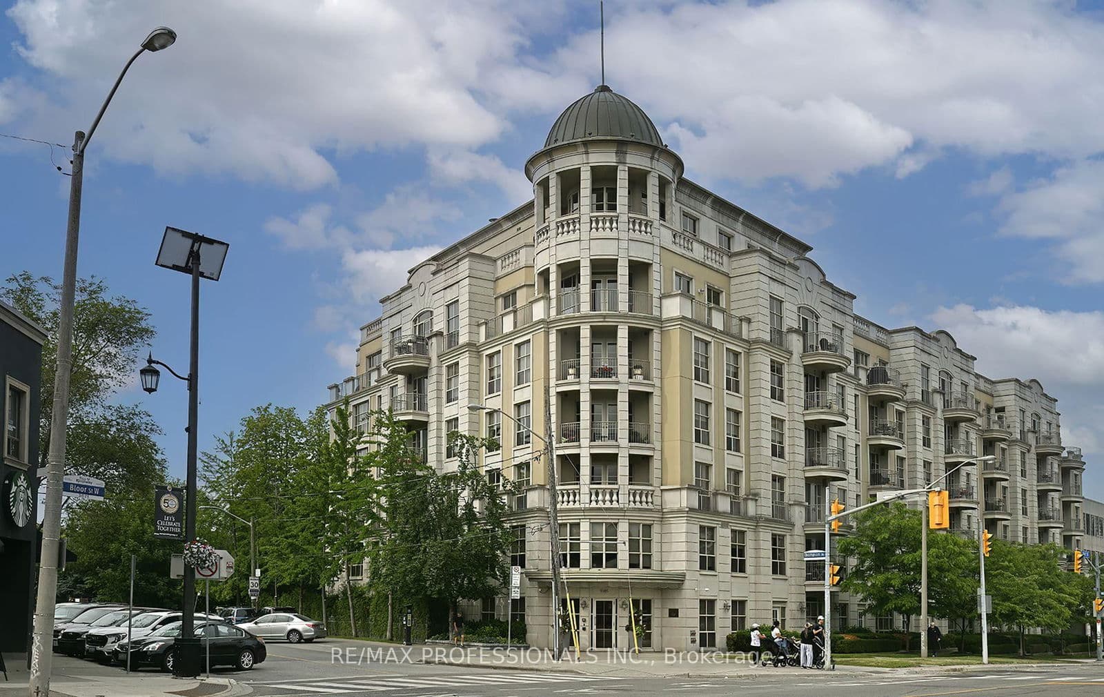 #504 - 3085 Bloor Street W