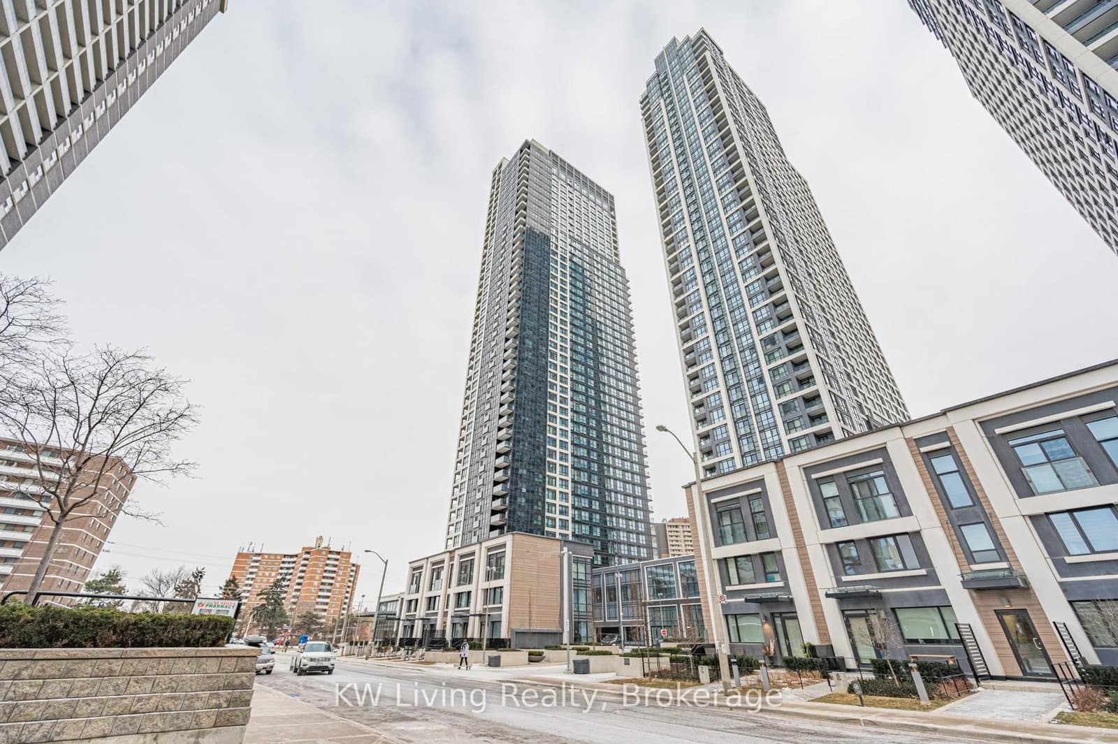 5 Mabelle Avenue, Unit 931