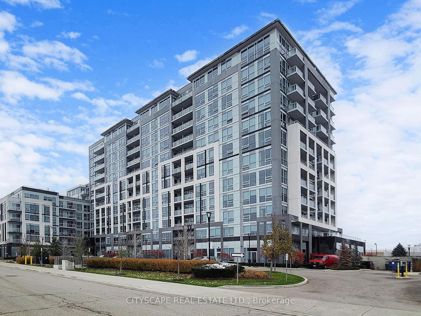 #912 - 1050 Main Street E