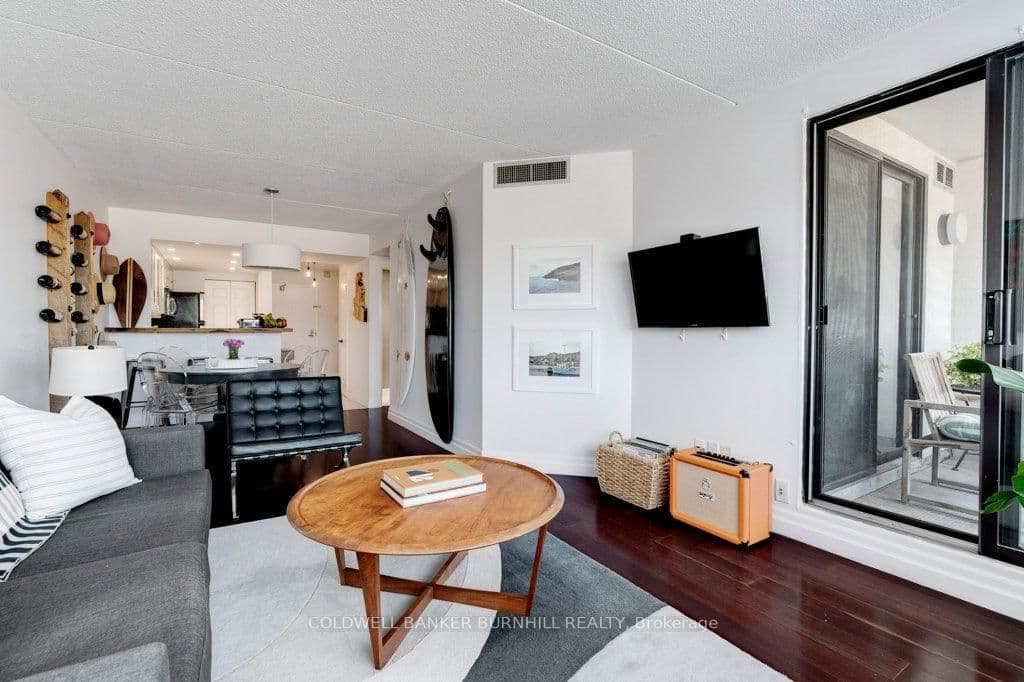 #214 - 100 Bronte Road