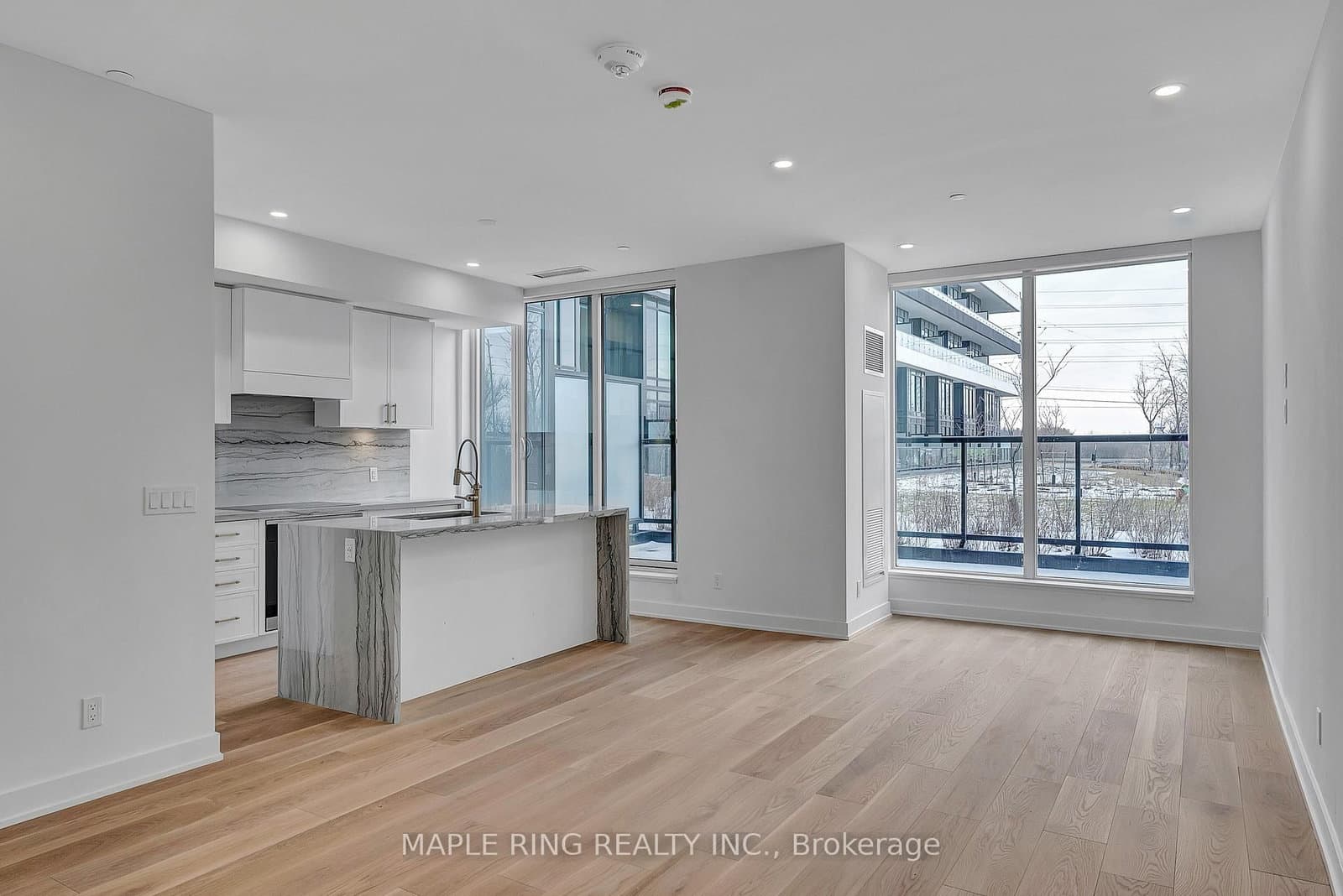 #118 - 2485 Taunton Road