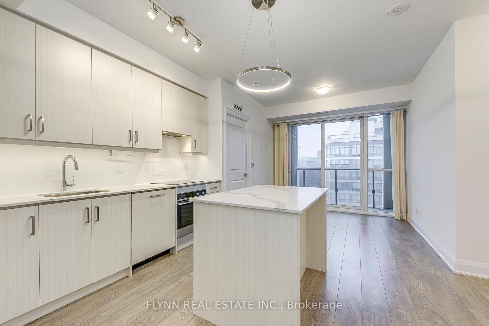 36 Elm Drive W, Unit 2001