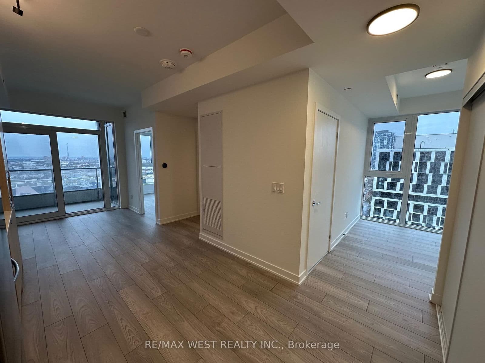 1007 The Queensway Avenue, Unit 1021