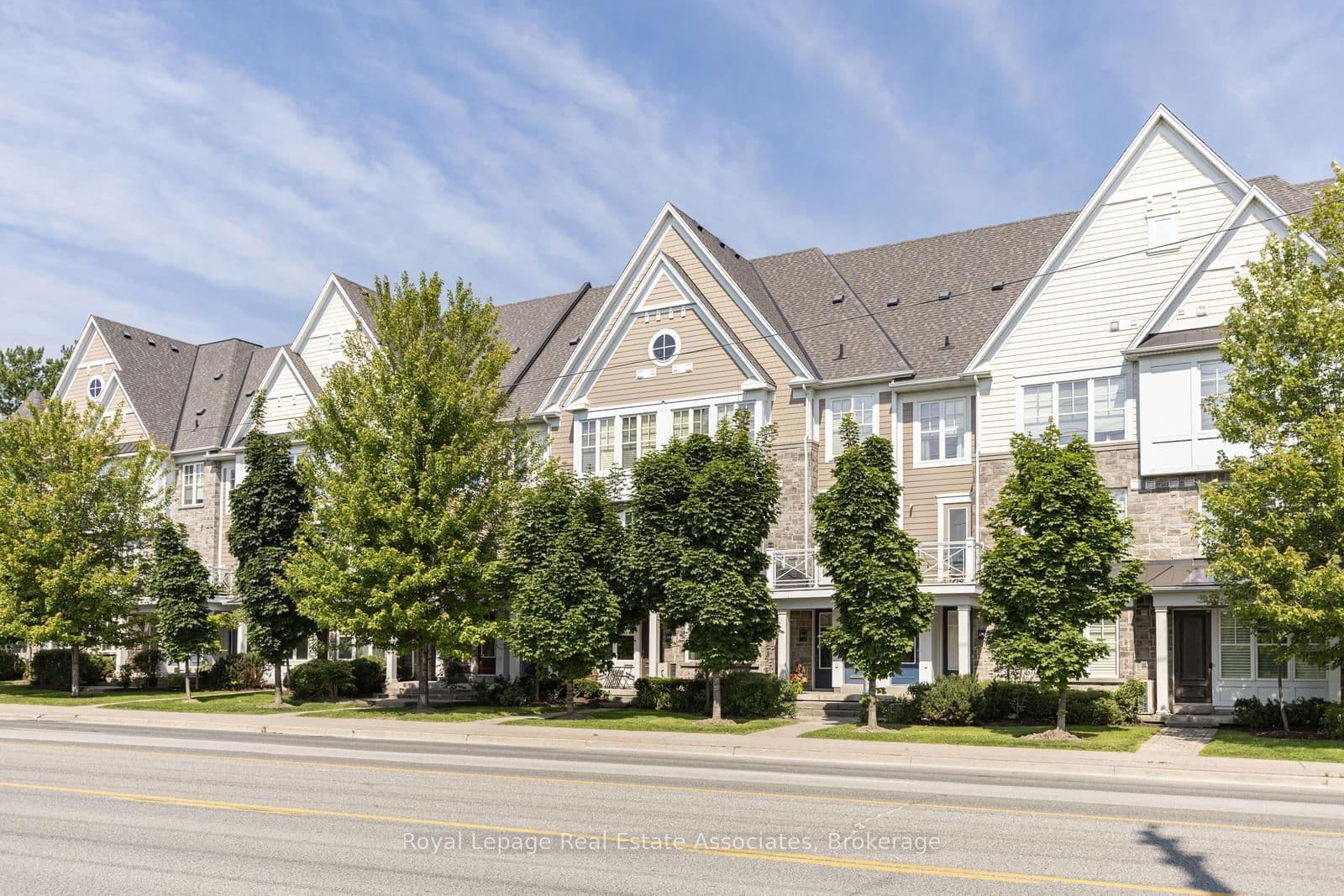 1437 Lakeshore Road E, Unit 300