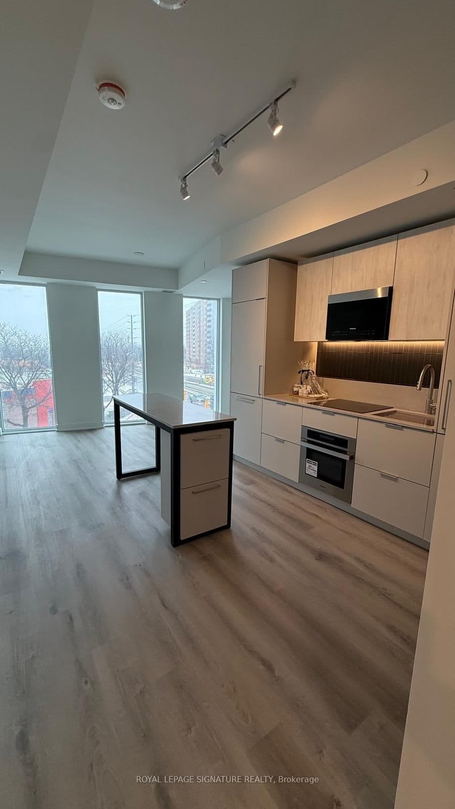 1 Fairview Road E, Unit 419