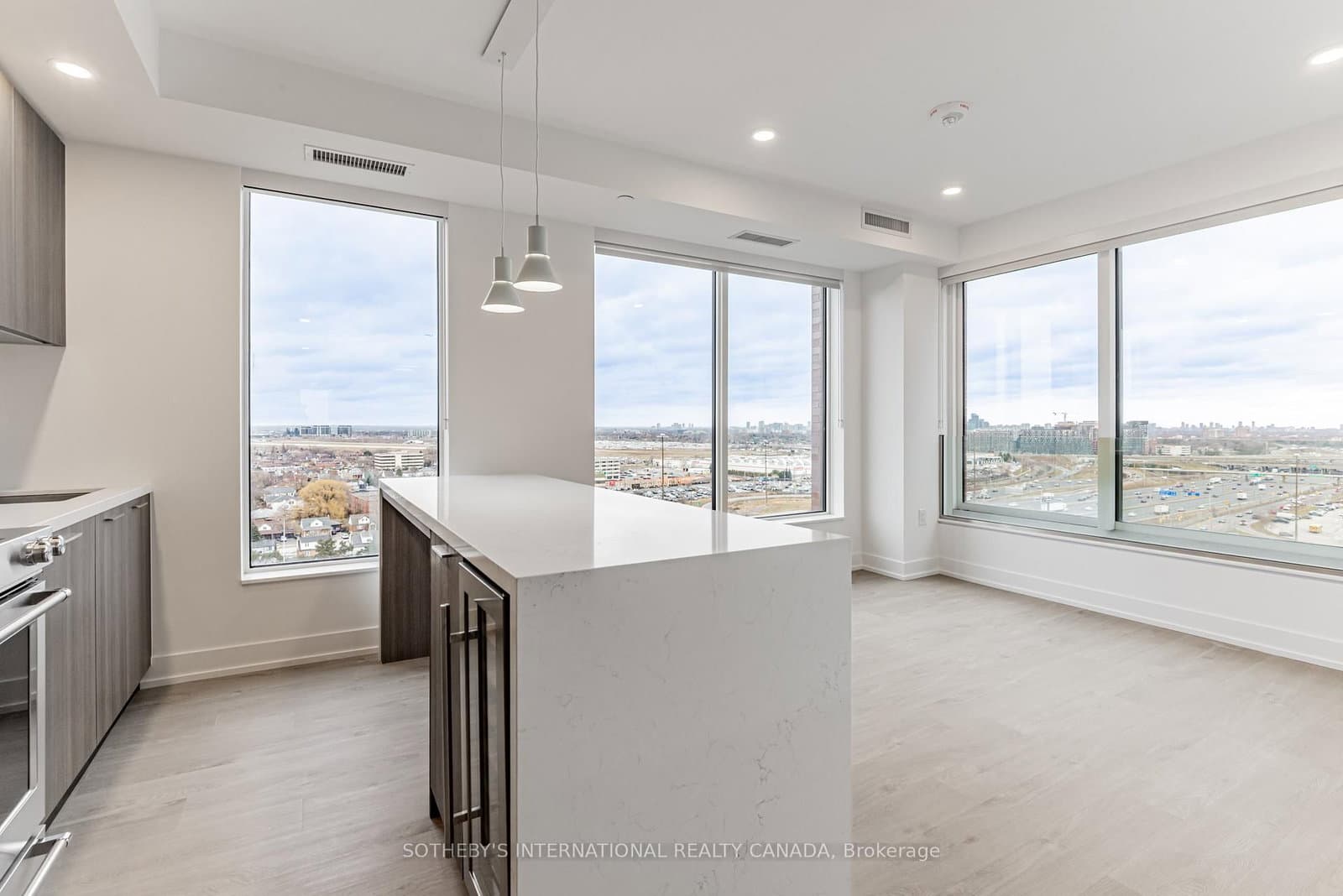 31 York Garden Way, Unit 808