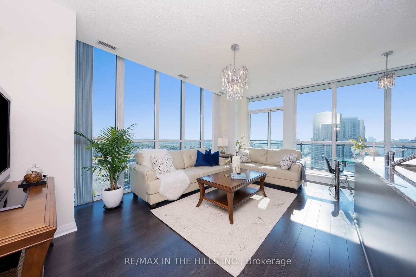 55 Eglinton Avenue W, Unit 2007