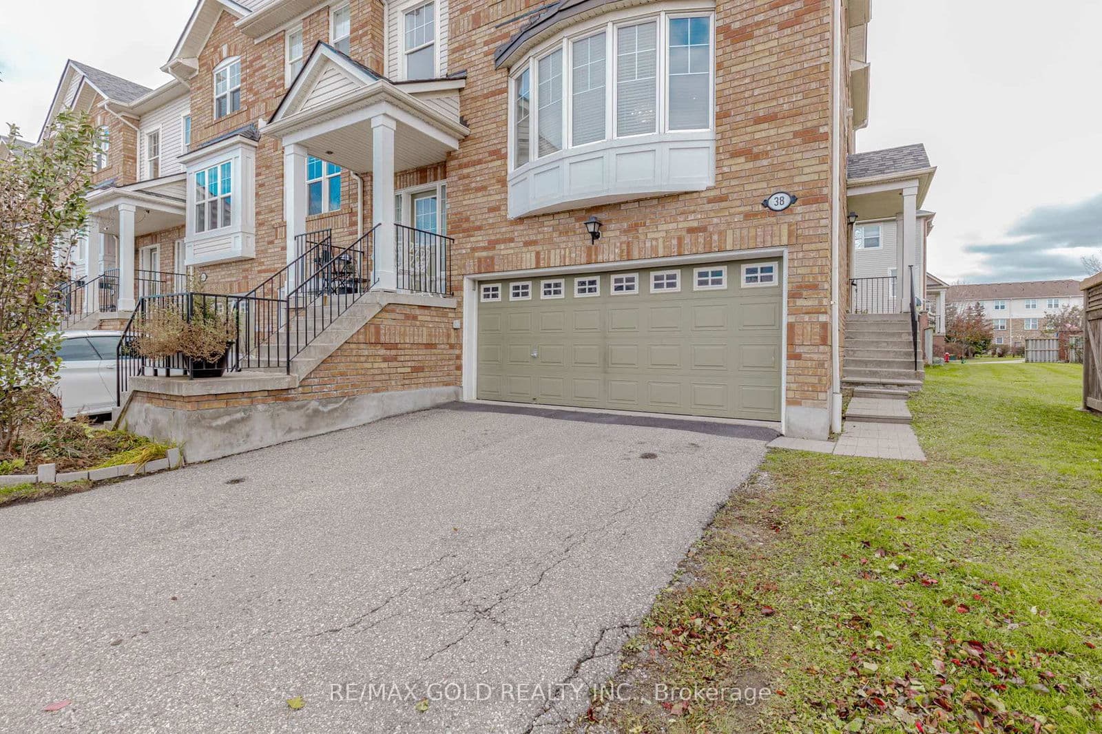 5980 Whitehorn Avenue, Unit 38