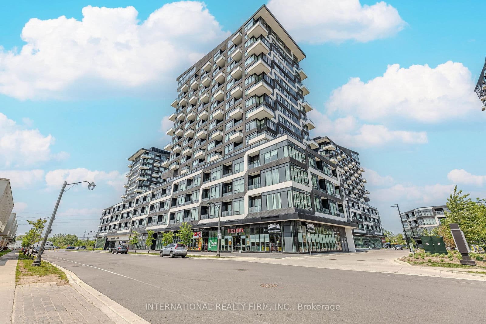 #1307 - 2481 Taunton Road